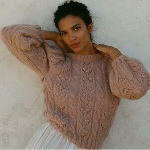 Doen Tan Tudor Crew Neck Sweater